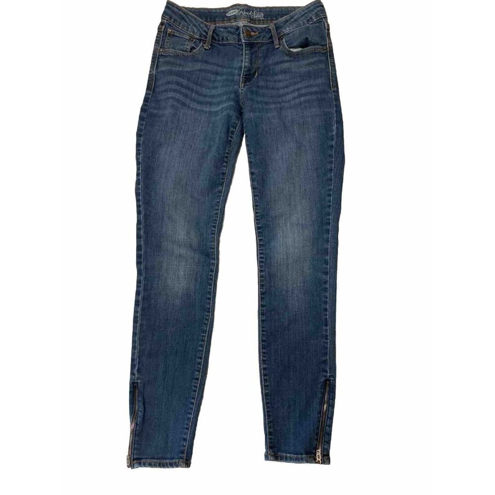 Old Navy Rock Star Women Size 4 Skinny Straight Leg Bottom Leg Zipper Blue Jeans